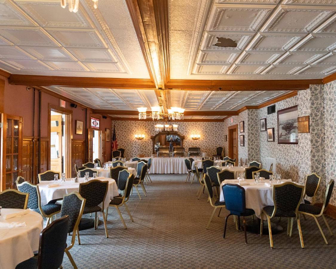 Winthrop Arms Hotel Restaurant Logan Airport ภายนอก รูปภาพ