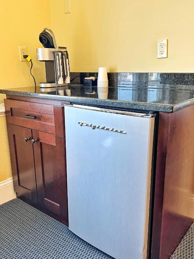 Winthrop Arms Hotel Restaurant Logan Airport ภายนอก รูปภาพ