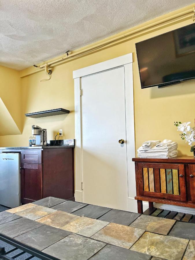 Winthrop Arms Hotel Restaurant Logan Airport ภายนอก รูปภาพ