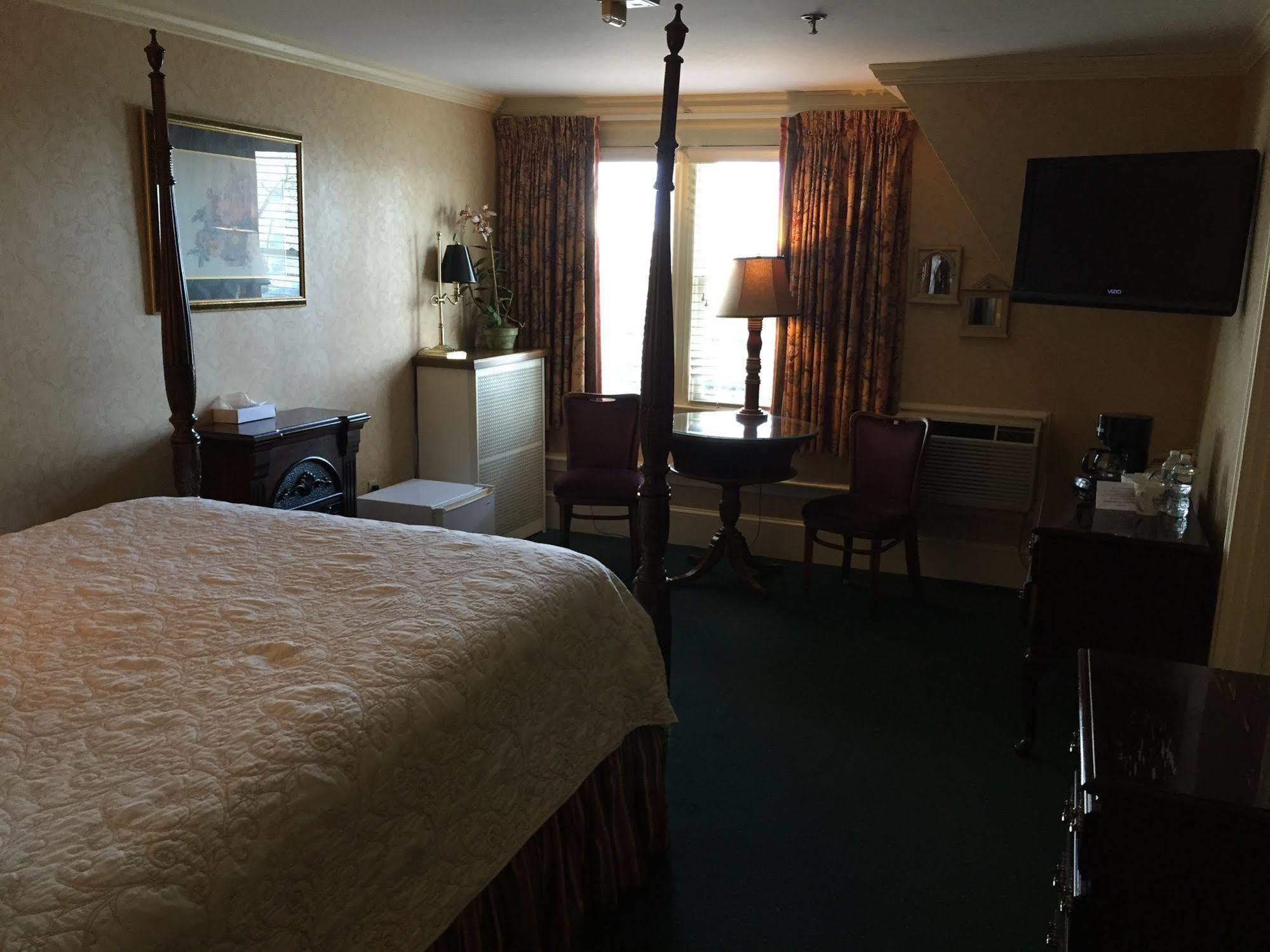 Winthrop Arms Hotel Restaurant Logan Airport ภายนอก รูปภาพ